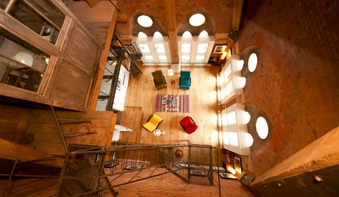 6 Outrageously Cool London Airbnbs We’d Love To Stay In