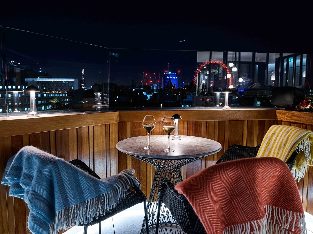 Incredible nighttime views from the Rooftop Bar in Trafalgar Square 