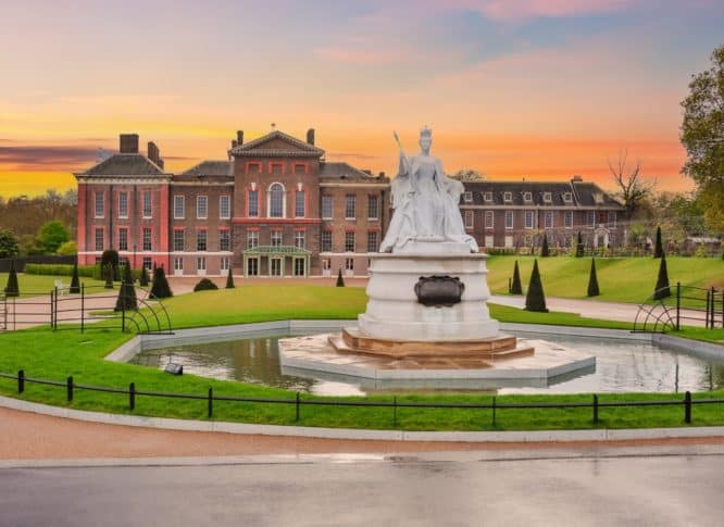 The sun setting over the beautiful Kensington Palace in Central London