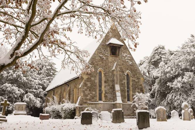 Church of St Thomas in Much Hadham on a snowy day