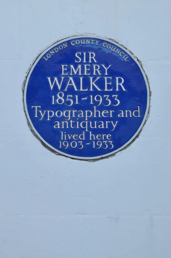A blue plaque on the outside of Emery Walker's House in Hammersmith 