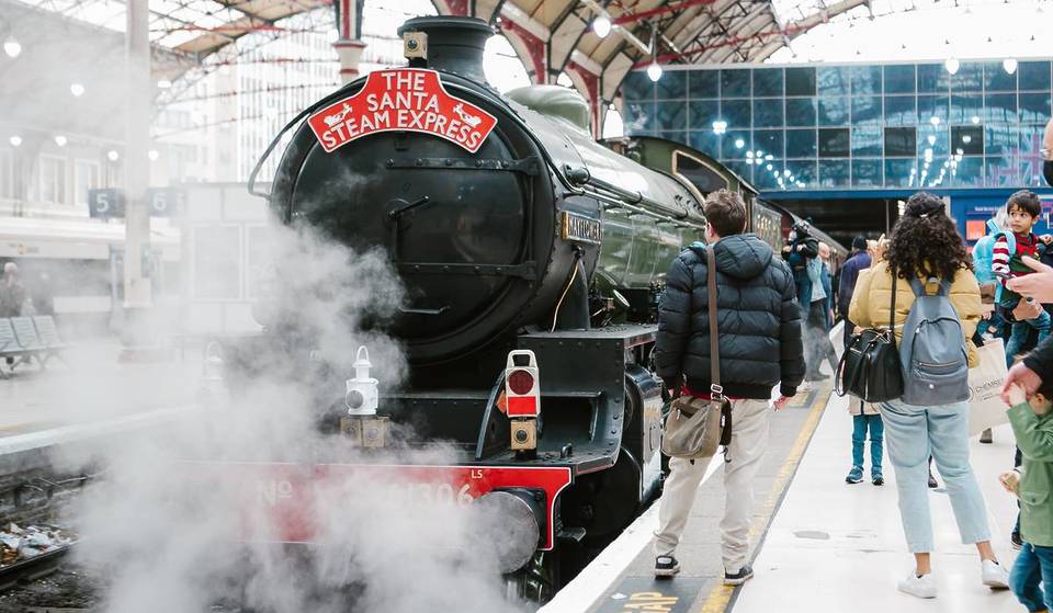 A Magically Festive 1940s Vintage Steam Train Is Returning To London This Christmas